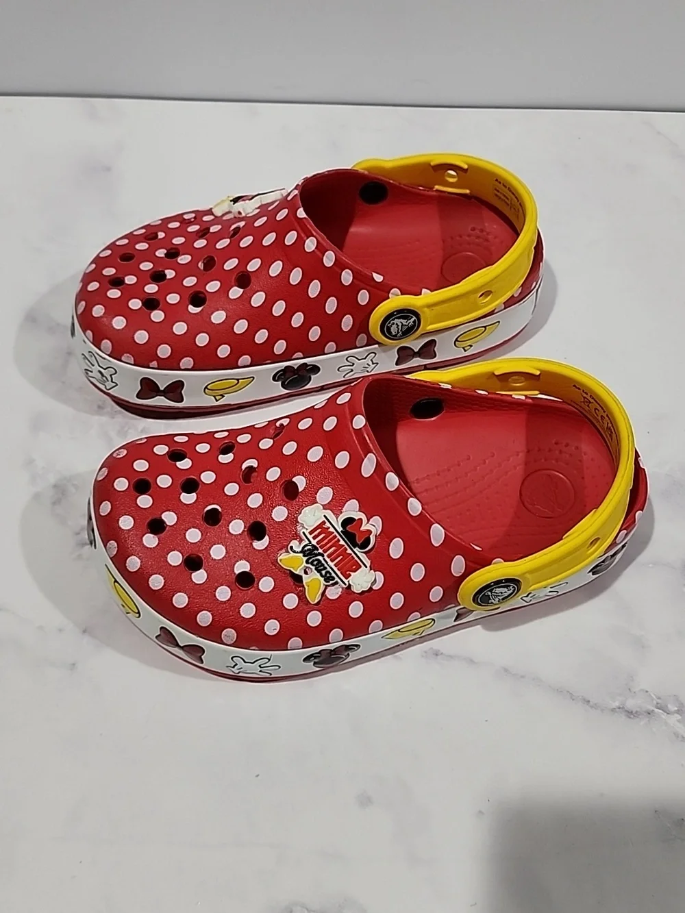 CROCS these vibrant